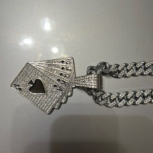 Unisex thick bling chain with pendant new 16-18 inches color is silver